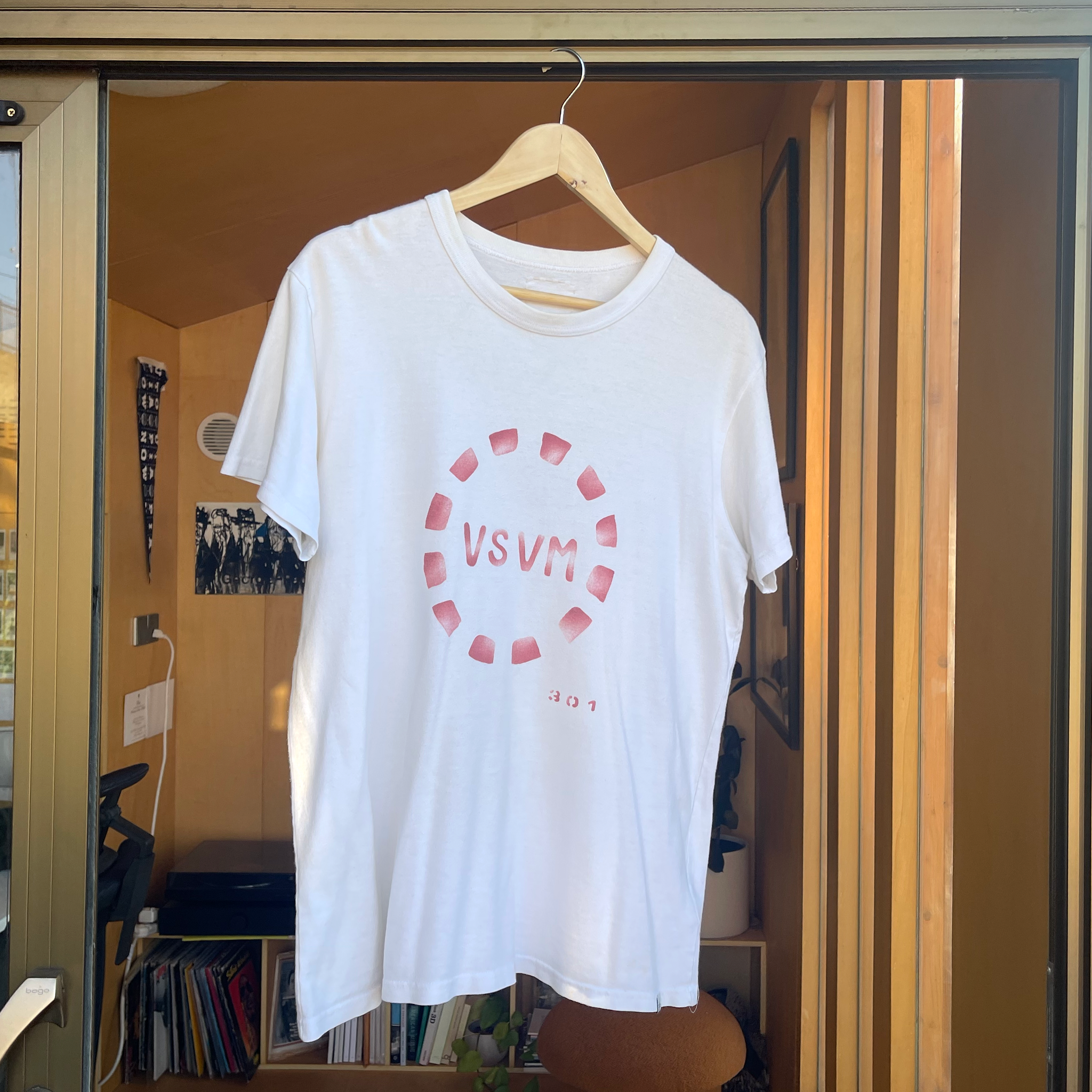 Visvim Graphic Print White T-Shirt (Men's M/L) – UTOPIA NOW Visvim Graphic Print White T-Shirt (Men's M/L) – UTOPIA NOW